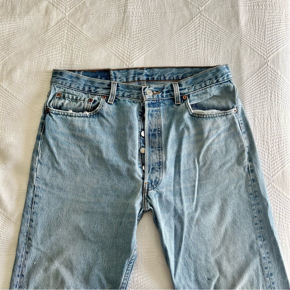 VINTAGE Distressed Levi’s 501 Jeans Made in USA - Picture 4 of 12
